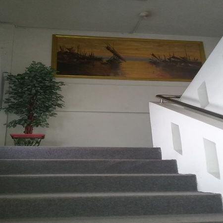 Queen City Hotel Banjarmasin Banjarmasin  Eksteriør bilde