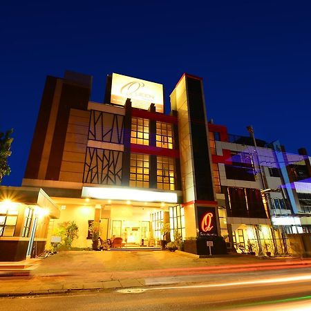 Queen City Hotel Banjarmasin Banjarmasin  Eksteriør bilde