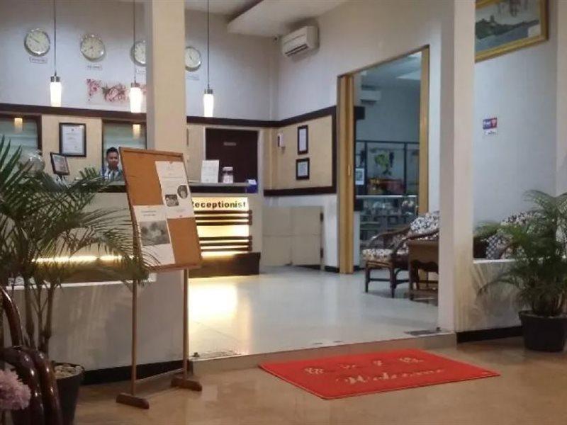 Queen City Hotel Banjarmasin Banjarmasin  Eksteriør bilde