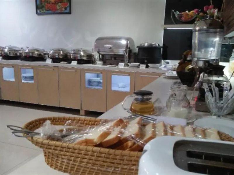 Queen City Hotel Banjarmasin Banjarmasin  Eksteriør bilde