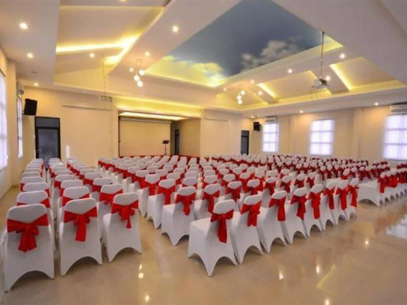Queen City Hotel Banjarmasin Banjarmasin  Eksteriør bilde