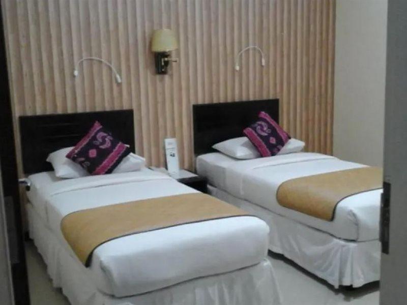 Queen City Hotel Banjarmasin Banjarmasin  Eksteriør bilde