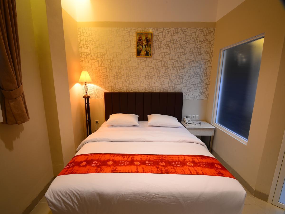 Queen City Hotel Banjarmasin Banjarmasin  Eksteriør bilde