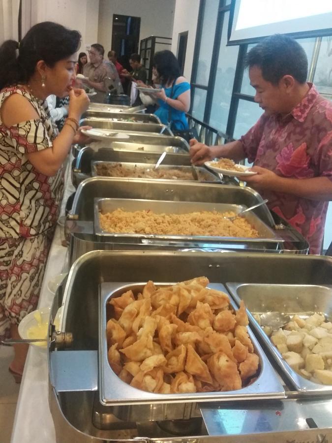 Queen City Hotel Banjarmasin Banjarmasin  Eksteriør bilde