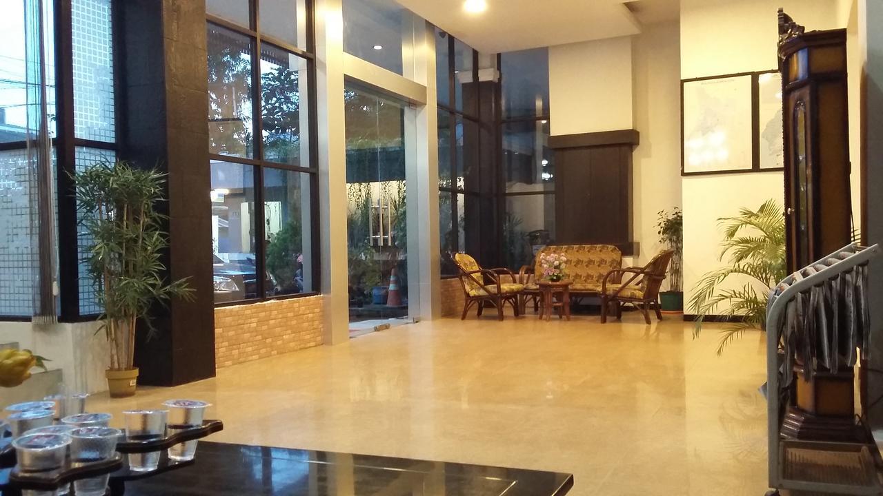 Queen City Hotel Banjarmasin Banjarmasin  Eksteriør bilde