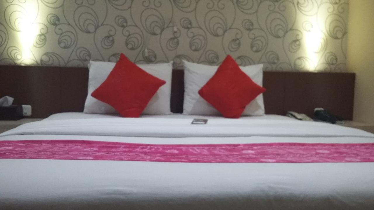 Queen City Hotel Banjarmasin Banjarmasin  Eksteriør bilde